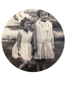 Couchgetuschel by Julia Nöbauer